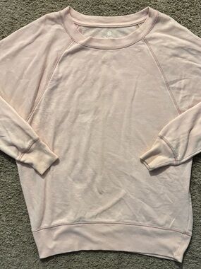 SO Women's Md Weekend Sweatshirt Light Pink Crewneck Oversized Fit